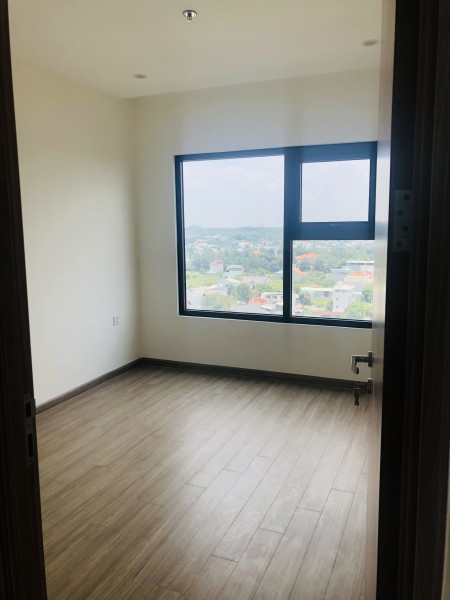 Cho thuê căn hộ CC 1PN + 1 , 1WC mới ở vinhomes Q9 5tr/1 tháng