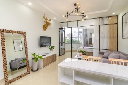Căn hộ 1PN ban công 50m2 Huỳnh Văn Bánh Phú Nhuận gần ngã tư Phú Nhuận