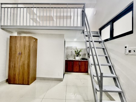 Cho thuê căn hộ có gác, full nội thất, ngay Nguyễn Thị Thập, không giới hạn người ở