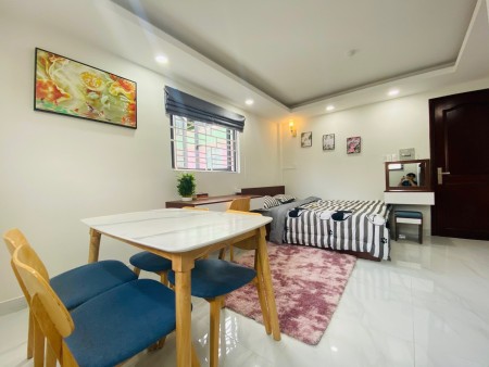 Studio full nội thất gần ĐH Y Dược có thể ở từ 4 - 5 người. Liên hệ: 0975451445