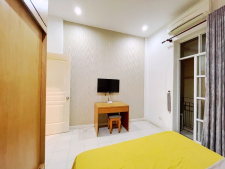 Căn hộ dịch vụ 1 phòng ngủ, có ban công, trục đường Nguyễn Văn Trỗi