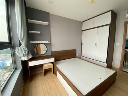 Cho thuê căn hộ 2PN, 2WC, nội thất cơ bản tại chung cư Kingdom 101, tầng 18