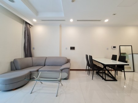 Chính chủ cho thuê 1 phòng ngủ Landmark 4, lầu 12, giá 15 triệu