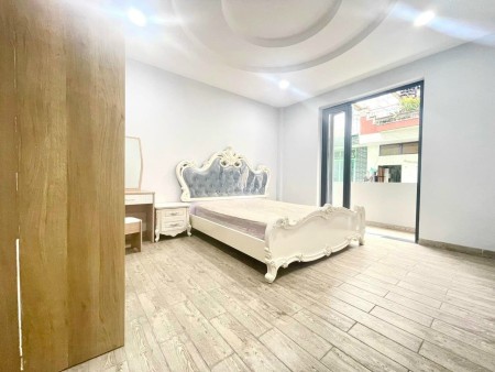 Căn hộ full nội thất, có ban công tại Trần Đình Xu Cô Giang Quận 1