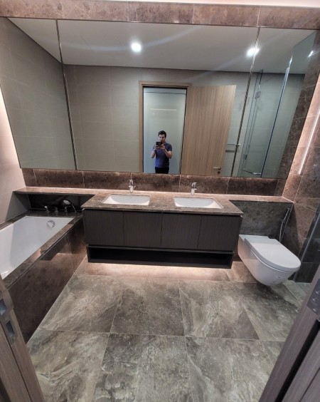 Cho thuê căn 3PN The River 1900 USD, đầy đủ nội thất, view bao đẹp . Giá thuê 3PN tốt nhất tháng 10