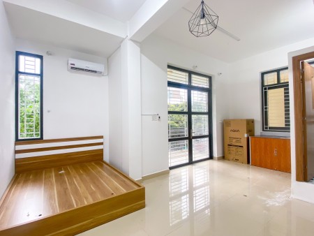 Căn hộ 1PN mới xây full nội thất, ngay Nguyễn Thị Thập cửa sổ ban công