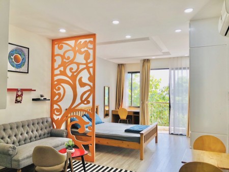 Căn hộ ban công 40m2 view bờ sông gần Cầu Thị Nghè