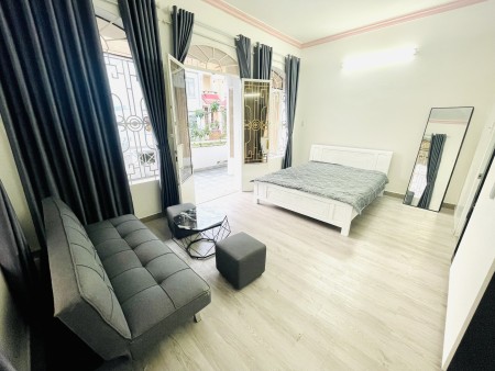 Căn hộ studio/1PN cửa sổ & bancol lớn - full nt 40m2 - gần chợ Hoàng Hoa Thám