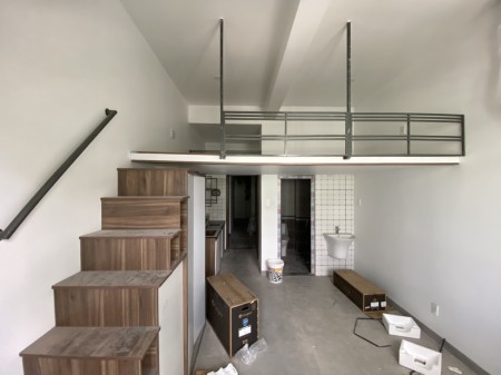 Căn hộ duplex thuận tiện qua q10 gần cây xăng