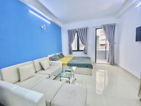 Căn hộ ban công 40m2 quận 1 gần Chợ Bến Thành