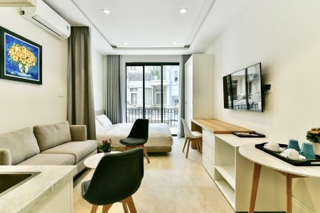 Căn hộ Ban công Cao cấp mới 100% Quận 1 gần Chợ Thái Bình