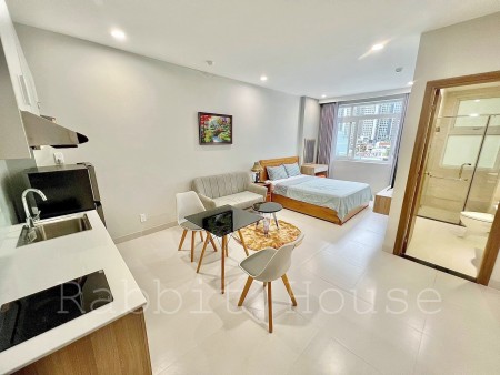 Trống lại căn hộ dịch vụ cao cấp Phú Mỹ, view Bason, full nội thất Bình Thạnh