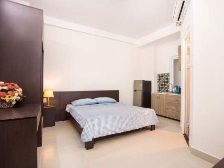 CHDV Full nội thất có ban công lớn