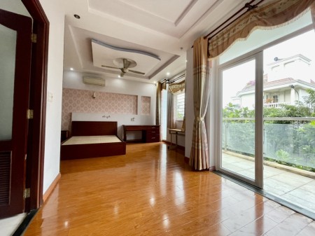 Cuối tháng trống phòng rộng đến 45m2 có ban công ngay Mai Chí Thọ Quận 2