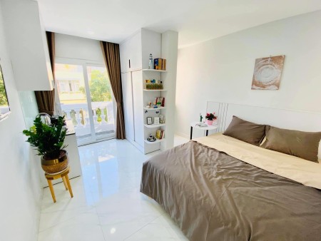 Căn hộ có ban công, full nội thất, ngay Phú Mỹ Hưng, gần Lotte, ĐH Rmit , Tôn Đức Thắng