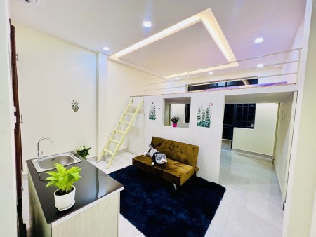 Căn hộ ban công có gác 50m2, vòng xoay Điện Biên Phủ, Ngã Tư Hàng Xanh, Đại học UEF, Hồng Bàng