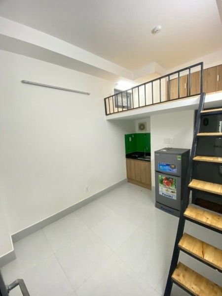 Căn hộ duplex full nội thất thang máy gần Hutech