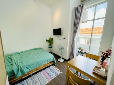 Căn hộ studio phong cách vintage ban công thoáng mát gần Cầu Thị Nghè