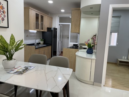 Cho thuê căn hộ Sky Garden 3, PMH, DT 71m2 2PN, nhà đẹp lầu cao giá 12 triệu/tháng. LH: 0914241221