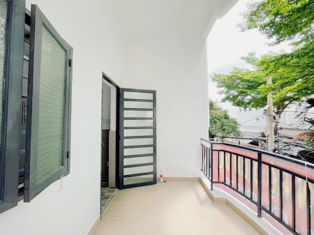 Căn hộ ban công full nội thất ở Luỹ Bán Bích - Vườn Lài