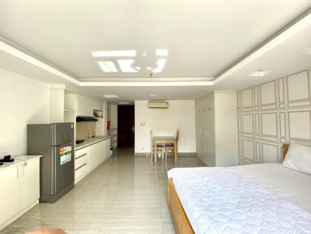 Căn hộ cao cấp full nội thất gần ngã tư hàng xanh Bình Thạnh