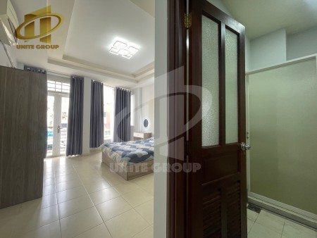 Căn hộ full nội thất mới tinh vị trí trung tâm ngay đường Nguyễn Văn Cừ