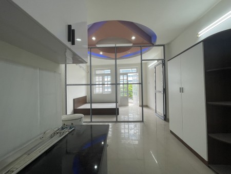 Căn hộ mới xây 40m2 đường Cộng Hòa có Ban Công dạng 1 phòng ngủ 1 phòng khách