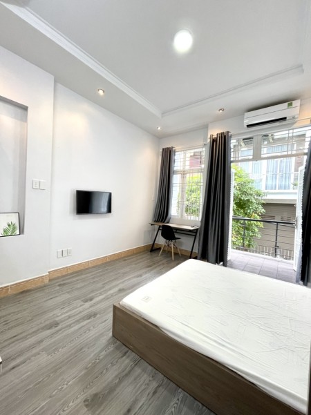 Căn Hộ Balcon Full Nội Thất Mới 100% Ngay Trung Tâm Quận Phú Nhuận