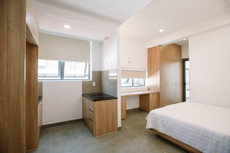 Căn hộ dịch vụ 35m2, full nội thất, có sân thượng rộng, Nguyễn Thái Bình, Quận 1.