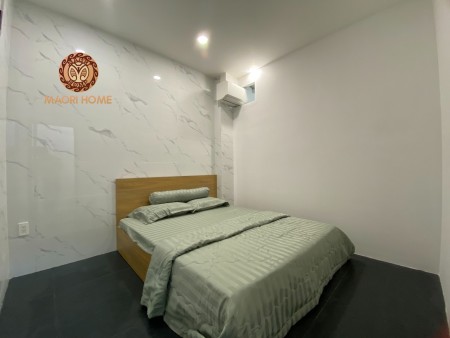 Căn hộ cao cấp 2PN Trần Hưng Đạo B Quận 5 có sẵn nội thất