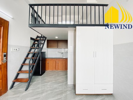 Căn hộ gác lững, full nội thất có cửa sổ thoáng mát gần Lotte, SC vivo, cresent mall