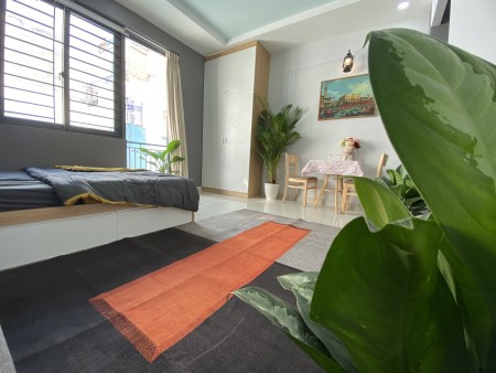 Căn hộ 2 PN, 60m2, Ngay chợ Tân Định Quận 1, Toà nhà Mới Xây, Thang Máy, Hầm xe rộng, giá 15tr