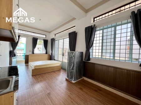 Căn hộ 1 phòng ngủ 2 ban công ngay chung cư Hoàng Diệu, 35m2, 1 phòng ngủ, 1 toilet