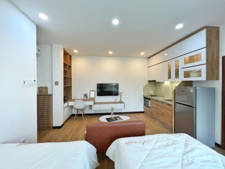 Căn hộ cao cấp rộng thoáng sofa, bàn làm việc, quận 10 xinh chất