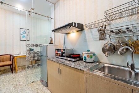 Cho thuê chdv có cửa sổ lớn, gần vincom, Bitxco Lê Thị Riêng Q1, giá 9.2tr