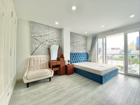 Studio balcon 40m2 sẵn nội thất gần cầu Calmette, Nguyễn Thái Bình Q1