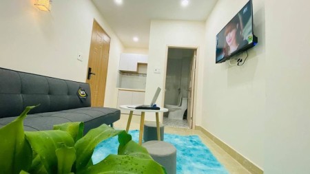 Căn hộ 1 phòng ngủ giá tốt, full nội thất có thang máy