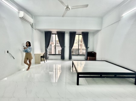 Căn hộ ban công mới xây Gần Hoàng Sa Mạc Đỉnh Chi vòng xoay Điện Biên Phủ Q1, giá 8tr5