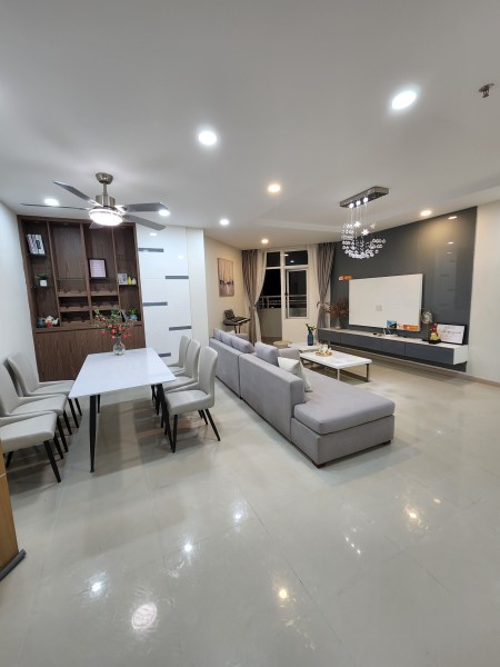 Cần cho thuê căn hộ Him Lam Chợ Lớn 86m2 - 2 pn 2 wc. Liên hệ: Phương Anh 0902436034 - giá 10tr5