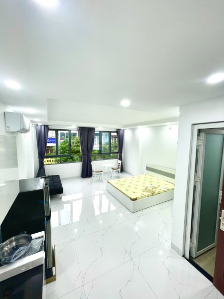 CHDV studio cửa sổ lớn thoáng mát, sẵn nội thất gần Bờ Kè Hoàng Sa, Coop Mart Nhiêu Lộc Q3, 40m2, 1 phòng ngủ, 1 toilet