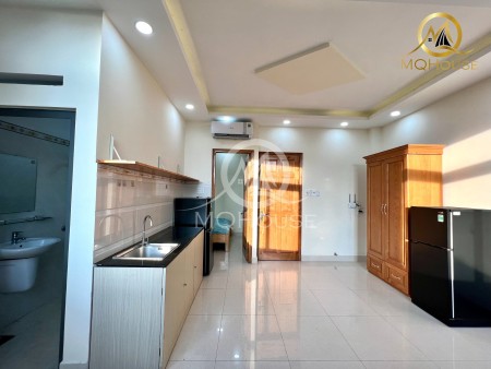 Căn hộ 1 phòng ngủ ngay sân bay siêu đẹp lh 0839343414