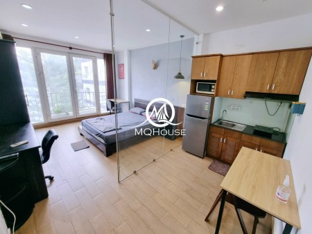Cho thuê CHDV 1PN balcon sẵn nội thất Võ Thị Sáu, Tân Định gần CV Lê Văn Tám Q1