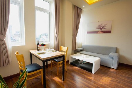 Căn hộ 2 phòng ngủ 2 wc full nội thất ngay Sân Bay, giá 10tr5, có cửa sổ, giao thông thuận lợi, 75m2, 2 phòng ngủ, 2 toilet