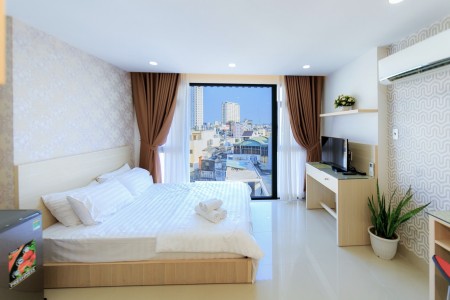 TRỐNG SẴN Ở LIỀN CĂN HỘ FULL NỘI THẤT NGAY TRUNG TÂM QUẬN 1 GẦN CẦU ÔNG LÃNH