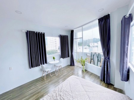 Căn hộ dịch vụ view ban công siêu đẹp, diện tích 40m2, giá 7tr5/tháng, giờ tự do, full nội thất