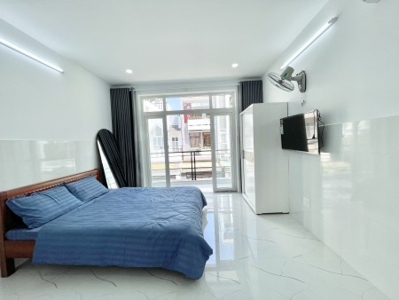 Studio bancon full nt gần chợ Tân Quy, Lotte Mart, Sunrise City, ĐH TĐT, Quận 7, diện tích rộng 30m2