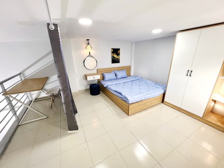 Căn Hộ 2PN cực rộng 70m2 gần ngã 4 Hàng Xanh, Hutech - Đường D2, Bình Thạnh