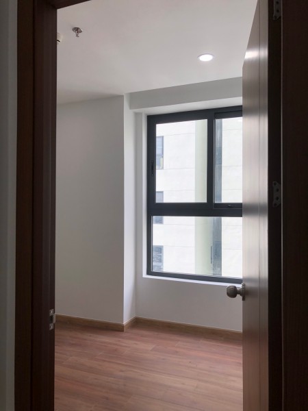 Cho thuê Bcons Plaza 2PN+2WC, 55m2 nội thất cơ bản, bồn rửa, rèm cửa giá 4.5tr/tháng.Lh 0903603797