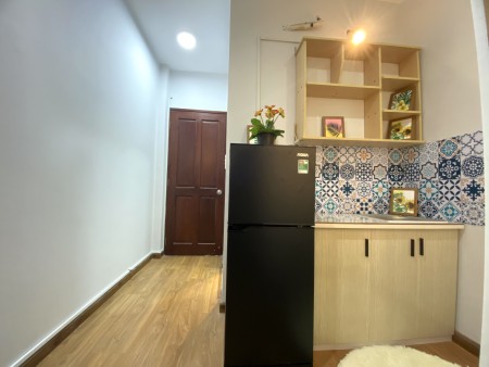 Căn hộ bancon full nội thất, tách bếp trung tâm quận 3, hẻm lớn cạnh Vinmart, giá 5tr5, dt 25m2