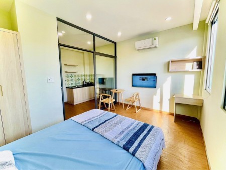 Căn hộ dịch vụ 1 phòng ngủ tách bếp riêng gần ngã tư Phú Nhuận, 8tr5, 40m2